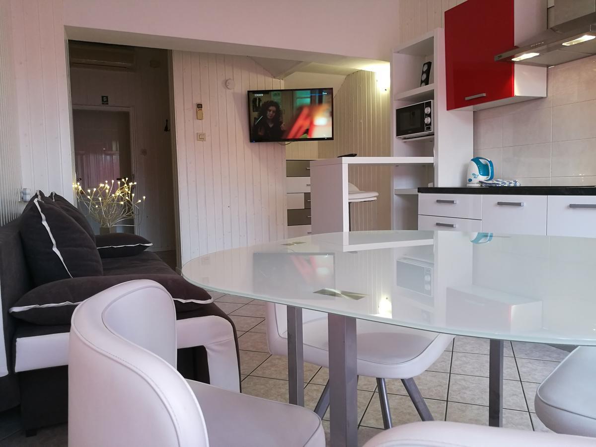 Apartments Ella สปลิท ภายนอก รูปภาพ